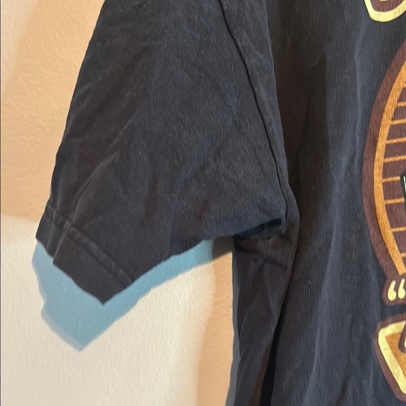 Black Short Sleeve Tee for Effortless Style - Picture 6 of 16